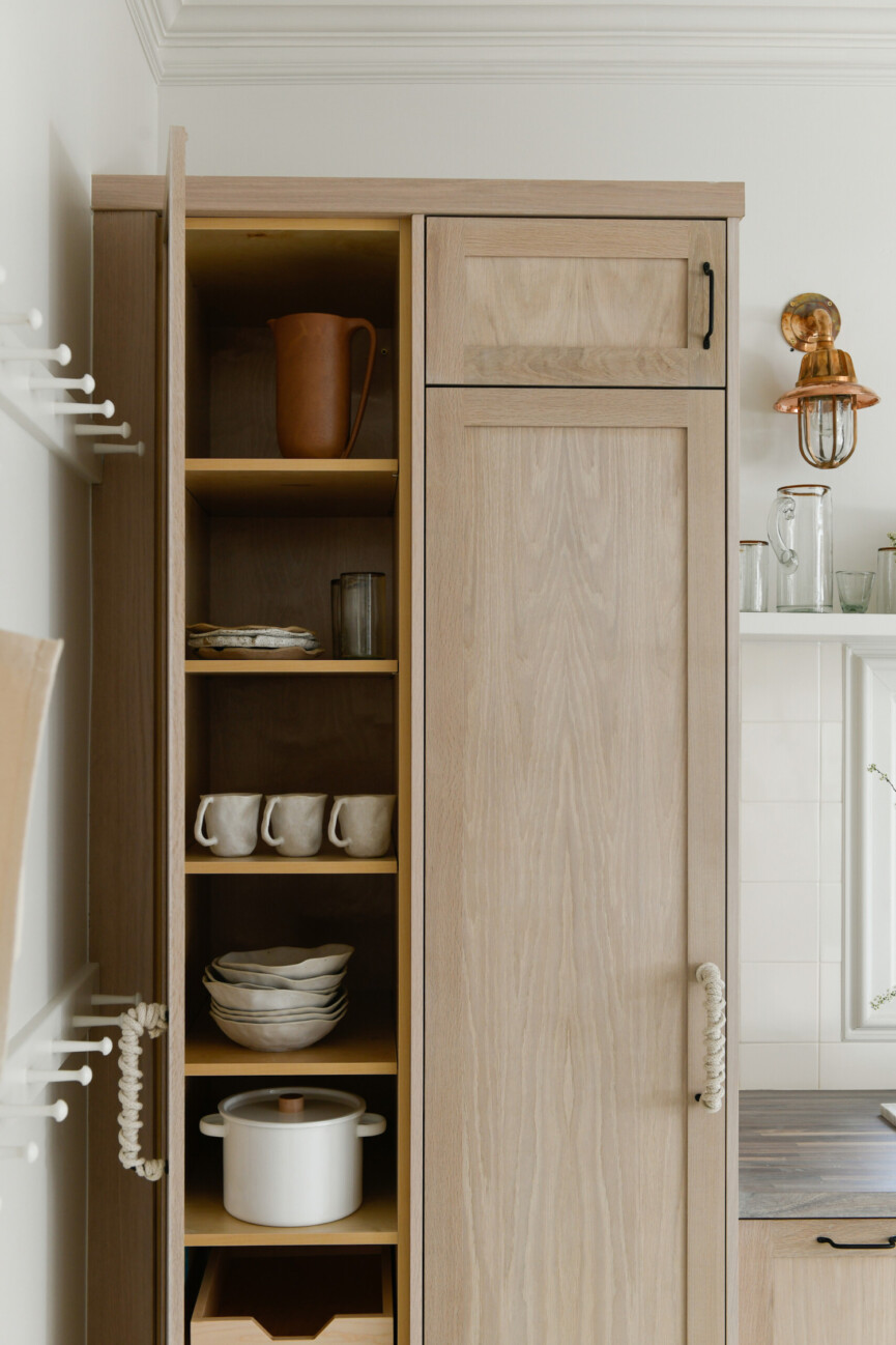 White oak kitchen cabinet paint.