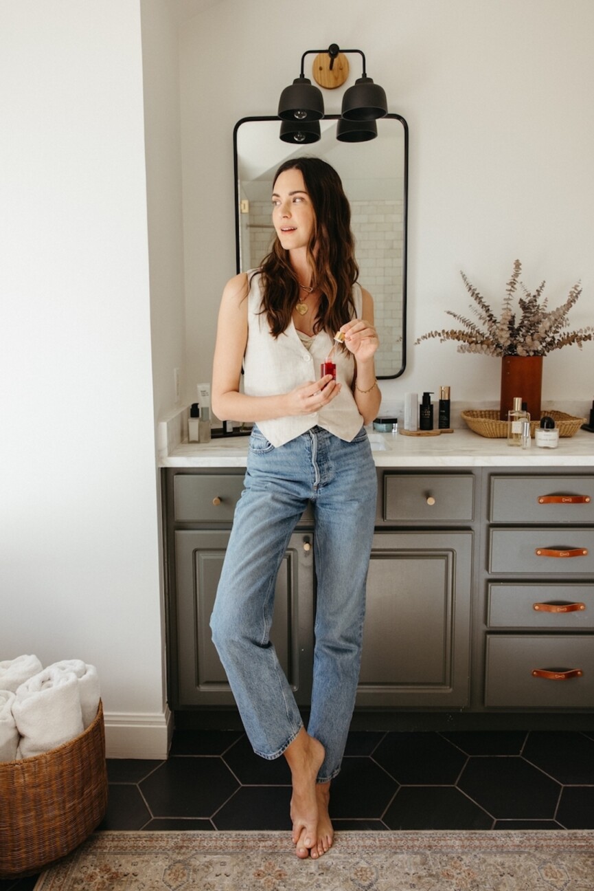 Odette Annable bathroom