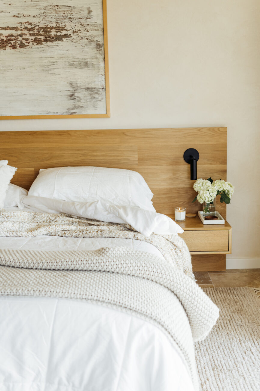 Minimalist neutral bedroom.