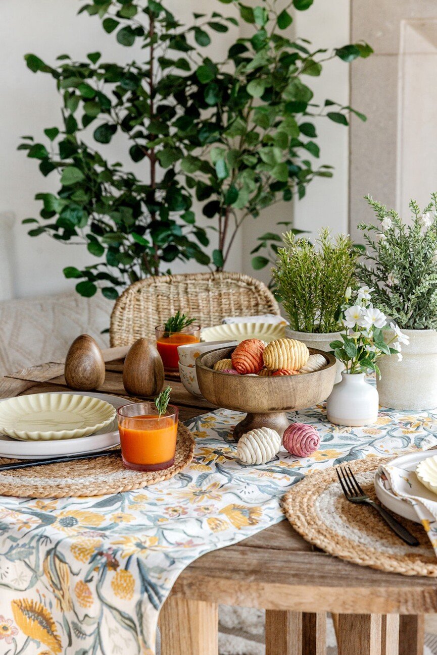 easter table set outside_easter brunch menu ideas