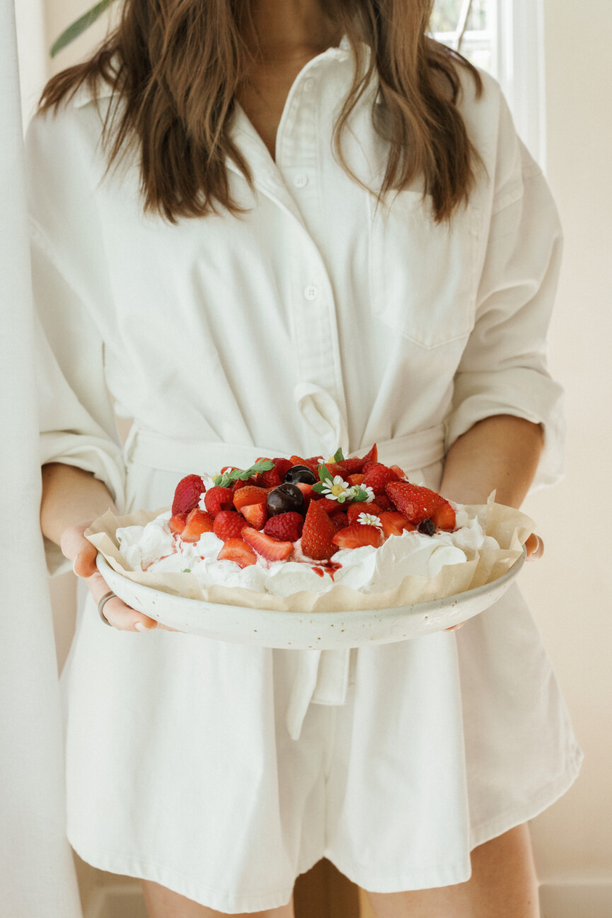 strawberries cream pavlova