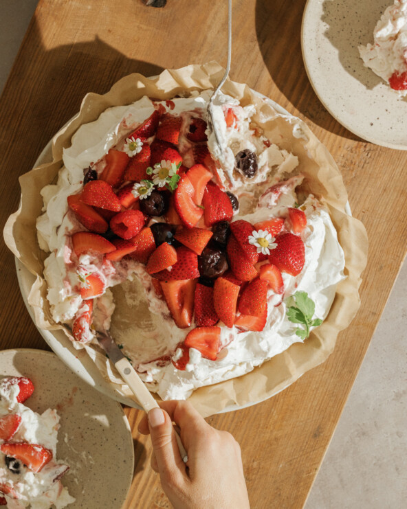 strawberries cream pavlova summer dessert recipe