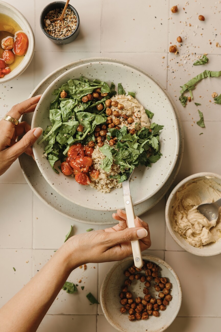mediterranean quinoa breakfast bowl3