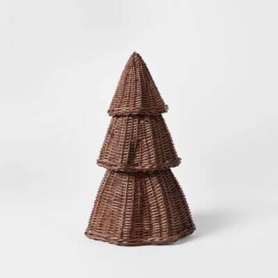 Scalloped Rattan Christmas Tree, Medium