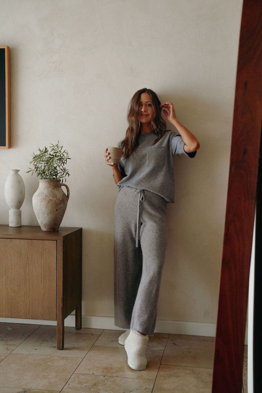 Camille Styles cozy holiday outfit_holiday boundaries