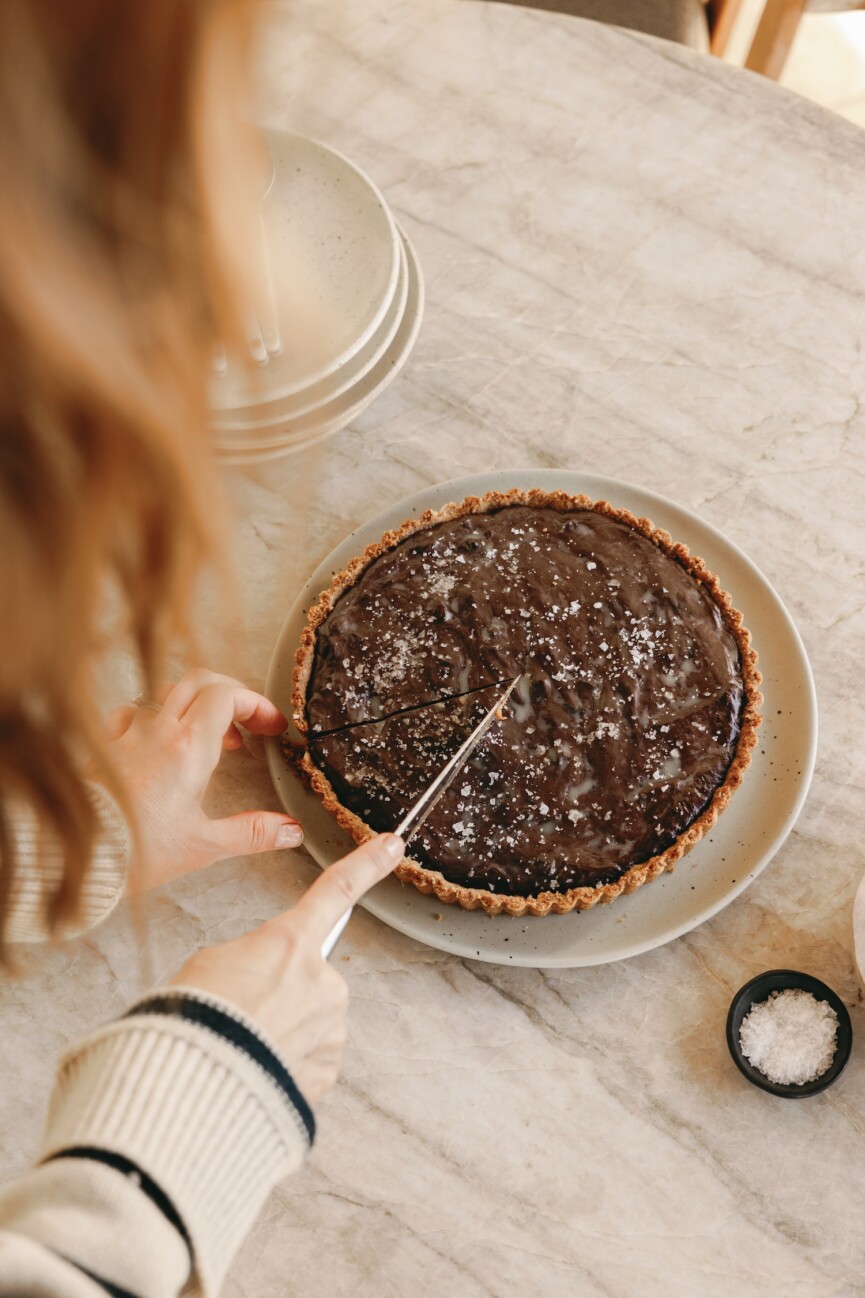salted chocolate date tart with walnut crust - valentine's dessert
