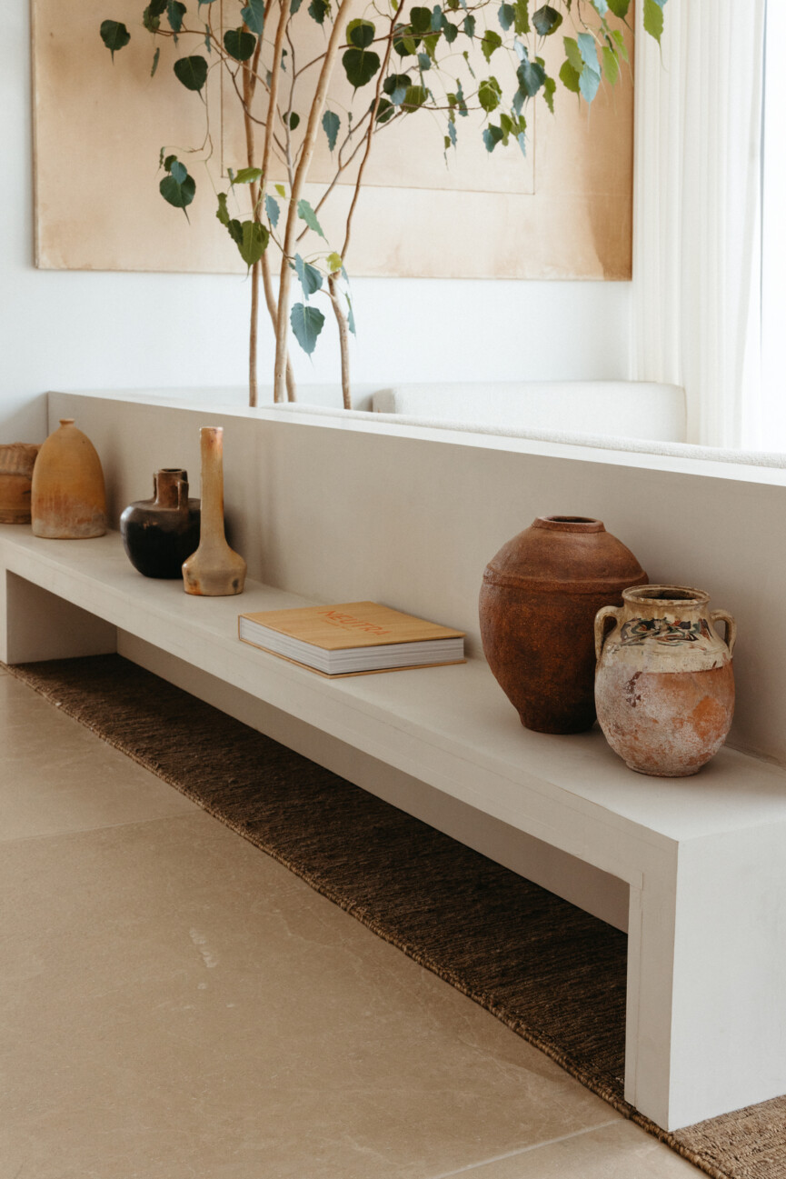 fewer inputs calm space